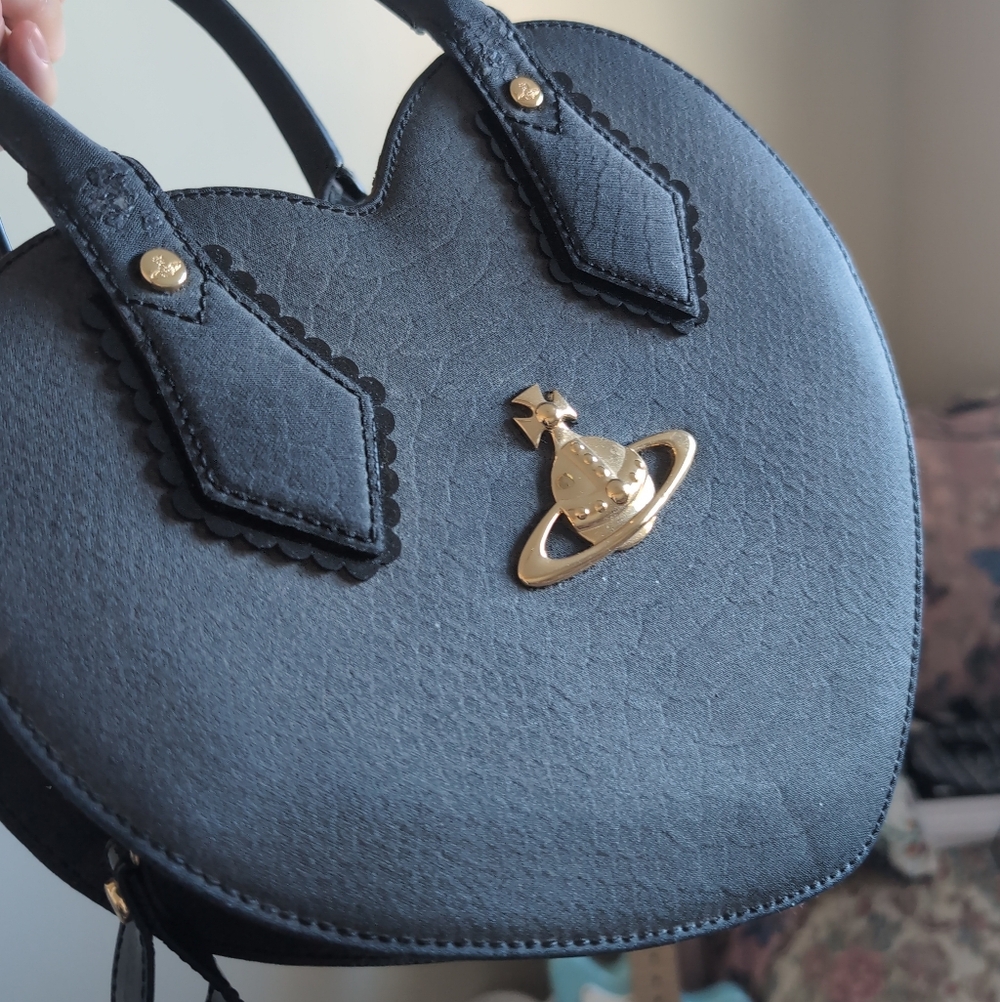 Vivienne Westwood Black Heart Crossbody Bag - Modified Exterior - Picture 4 of 17